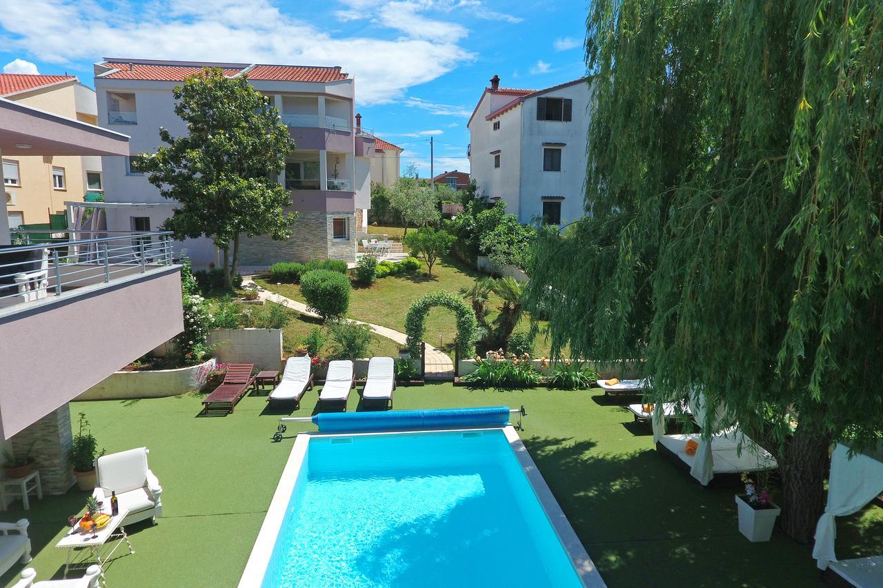 Mirakul Apartment