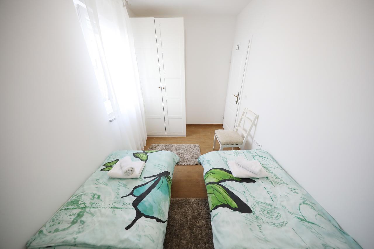 Mirakul Apartment